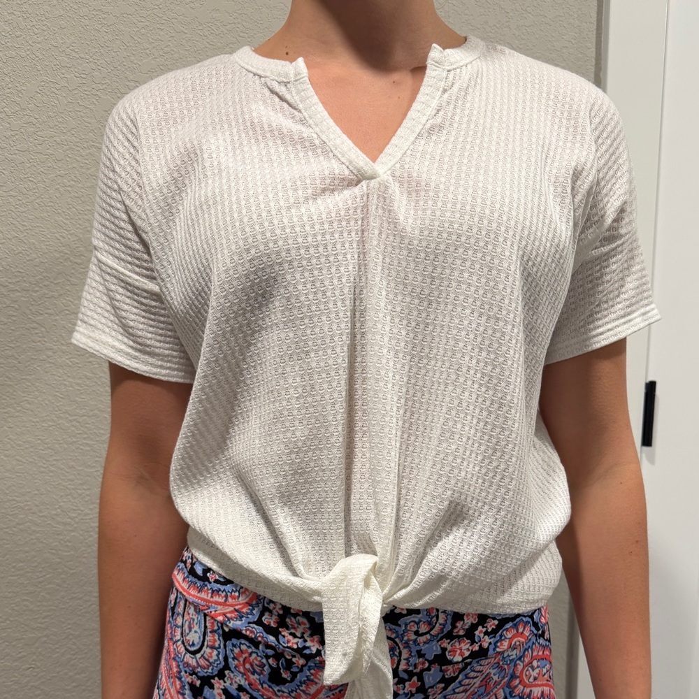 Women's Cream Knot-Front V-Neck Top